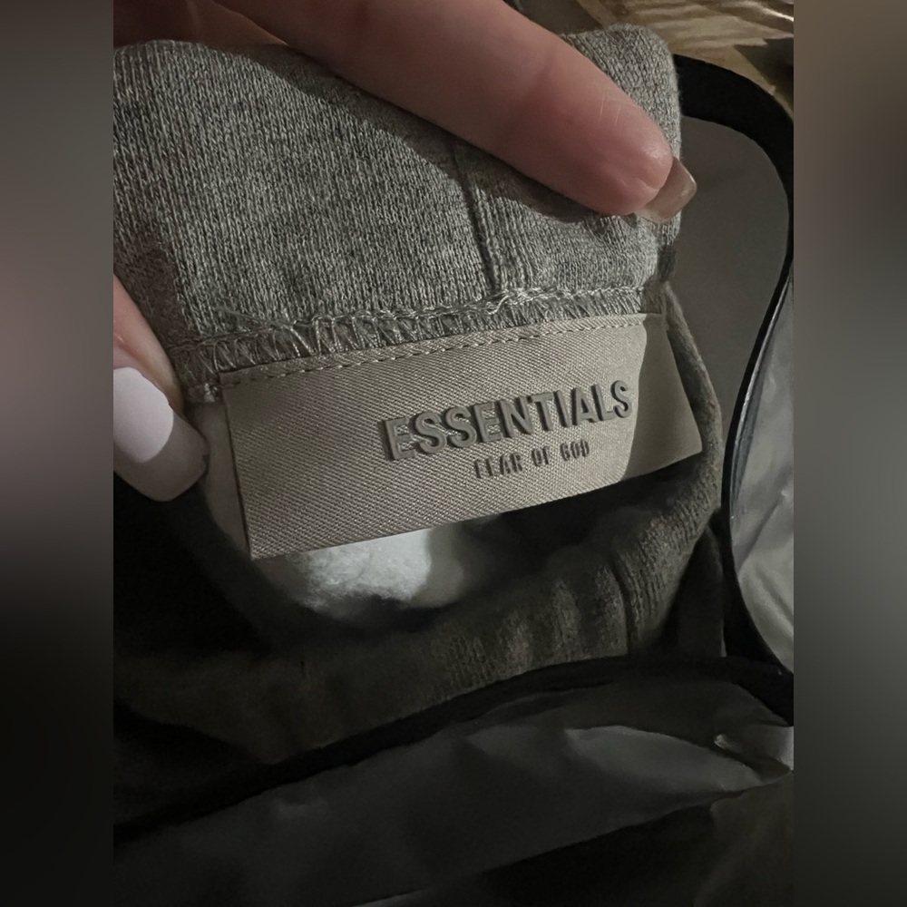 Essentials jogger - Picture 3 of 4